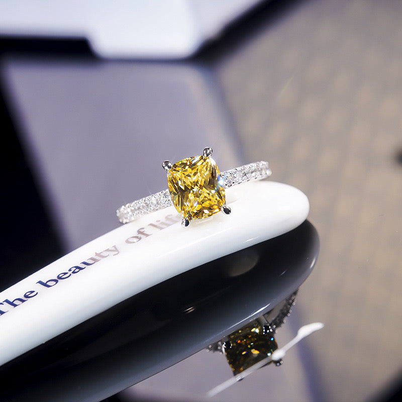 Square yellow Mozambique diamond ring